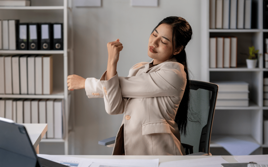 10 Exercises You Can Do at Your Desk for Better Strength and Mobility ...